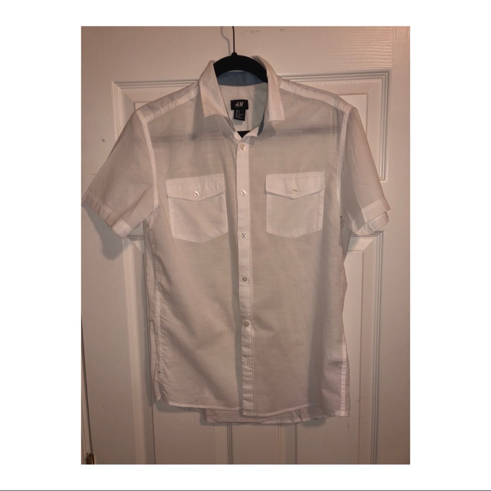 Men’s White Buttown Down Short-Sleeved Shirt